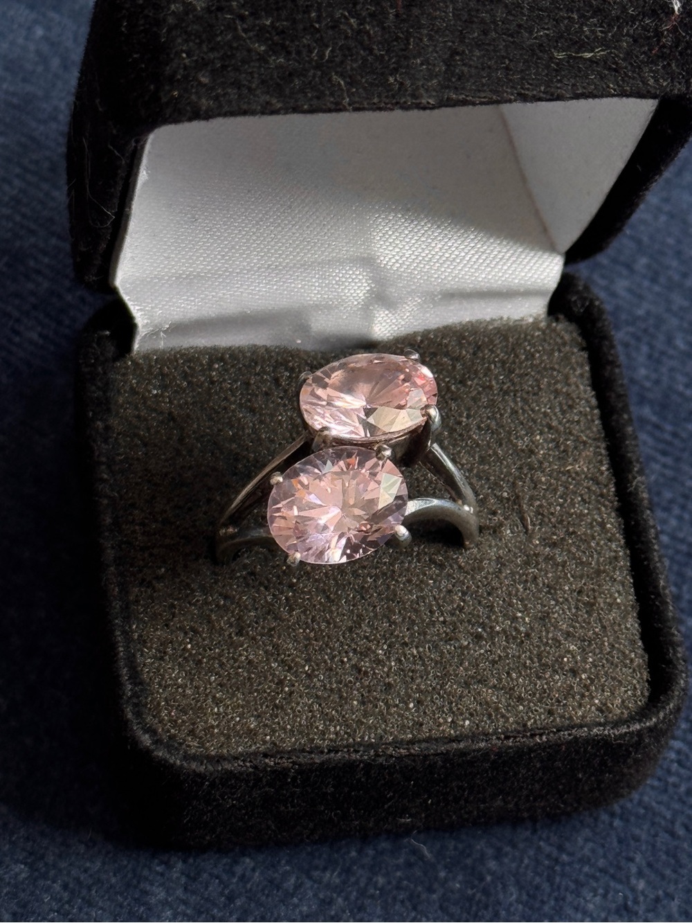 Stunning 925 Sterling Silver With Oval Cut‎ Pink stone Size 7